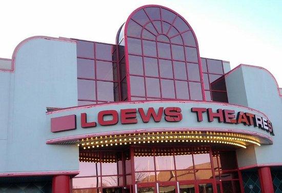 AMC Stony Brook 17